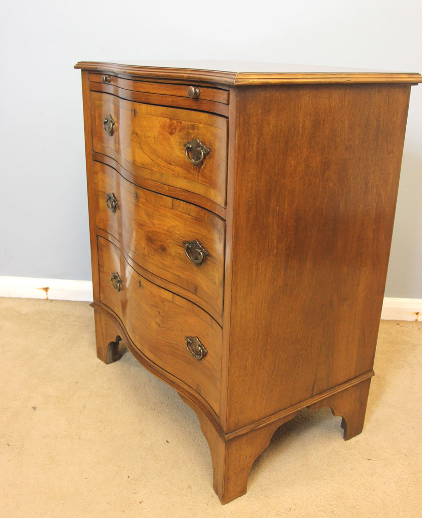 12400r4 Antique Small Figured Walnut Serpentine Chest of Drawers, Antique Small Figured Walnut Serpentine Chest of Drawers
