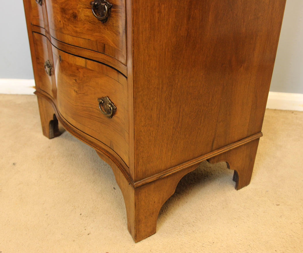 12400r6 Antique Small Figured Walnut Serpentine Chest of Drawers, Antique Small Figured Walnut Serpentine Chest of Drawers
