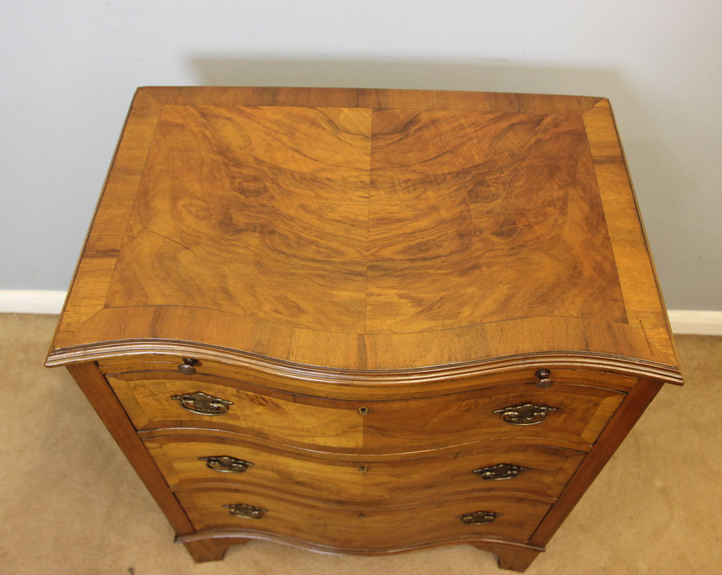 12400r9 Antique Small Figured Walnut Serpentine Chest of Drawers, Antique Small Figured Walnut Serpentine Chest of Drawers