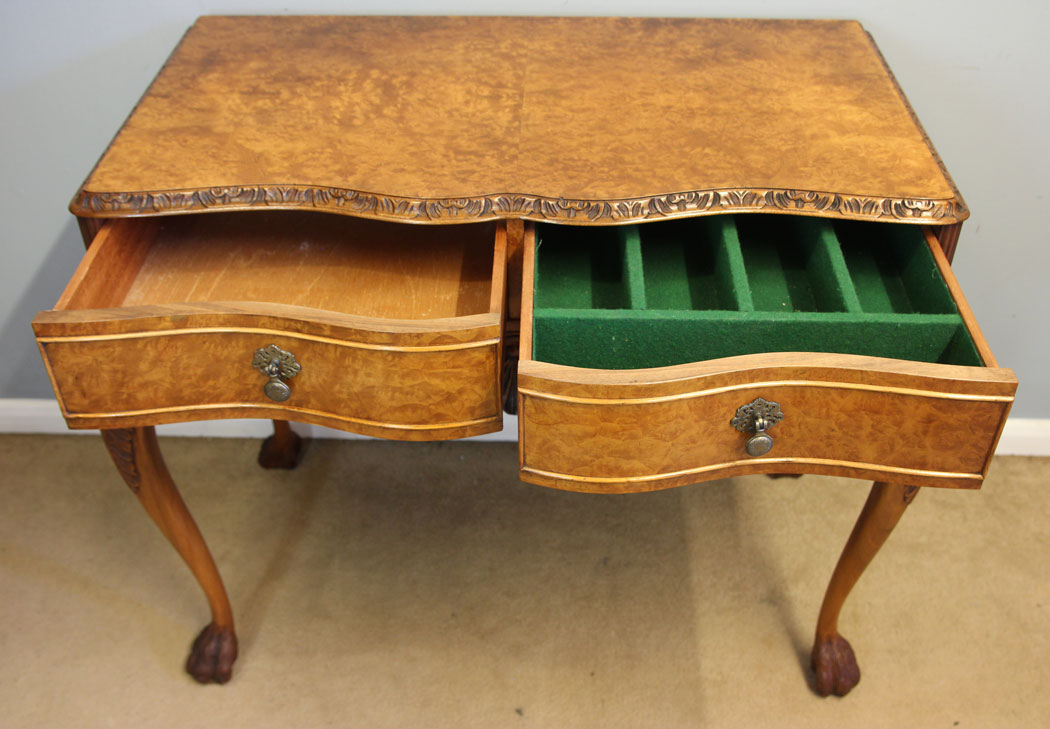 12424r5 Quality Burr Walnut Serving Side Table, Quality Burr Walnut Serving Side Table