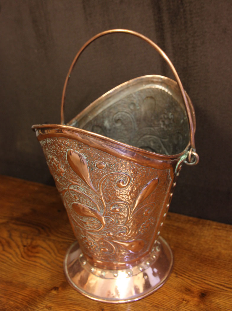 12428r5 Antique Embossed Copper Coal Scuttle Bucket. Antique Embossed Copper Coal Scuttle Bucket.