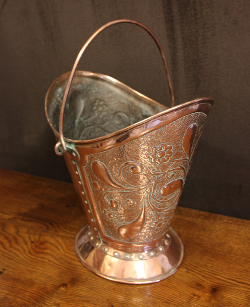 12428r6 Antique Embossed Copper Coal Scuttle Bucket. Antique Embossed Copper Coal Scuttle Bucket.