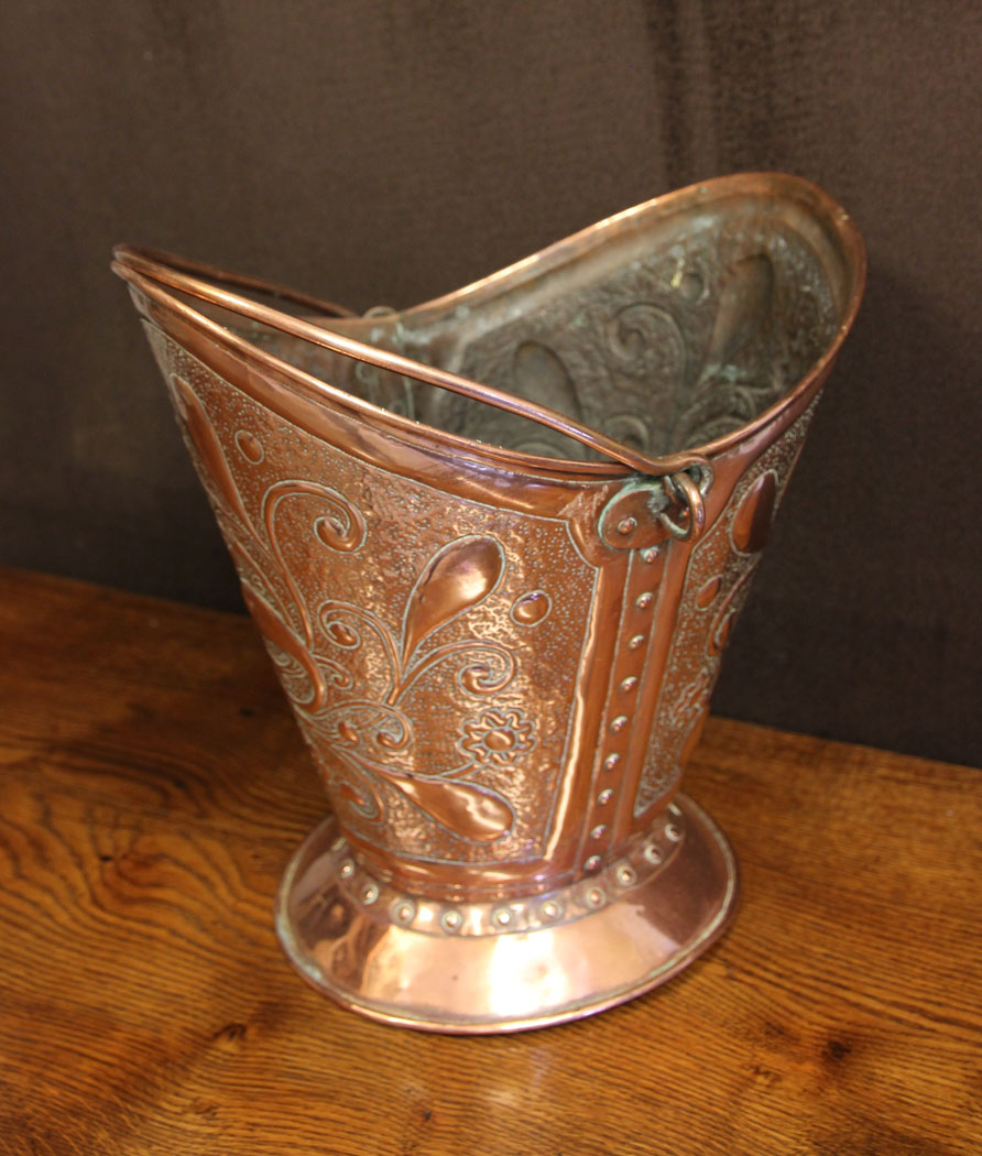 12428r7 Antique Copper Coal Scuttle Bucket. Antique Embossed Copper Coal Scuttle Bucket.