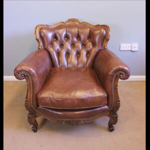 Superb Buttoned Leather Armchair
