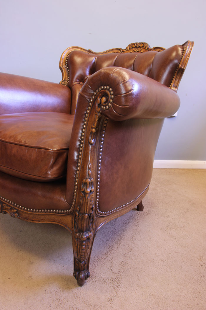 12027r5 Antique Leather Armchair, Superb Buttoned Leather Armchair