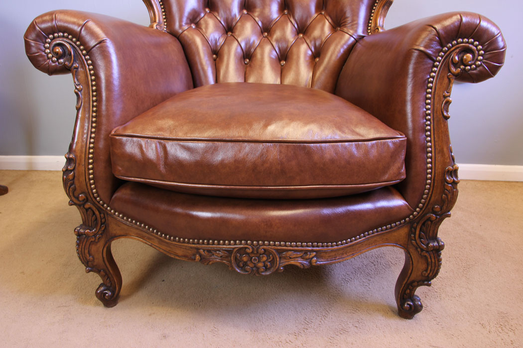 12027r6 Antique Leather Armchair, Superb Buttoned Leather Armchair
