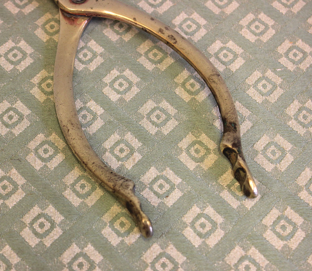 12441r7 Antique Brass Fireside Trivet & Tongs, Antique Brass Fireside Trivet & Tongs.