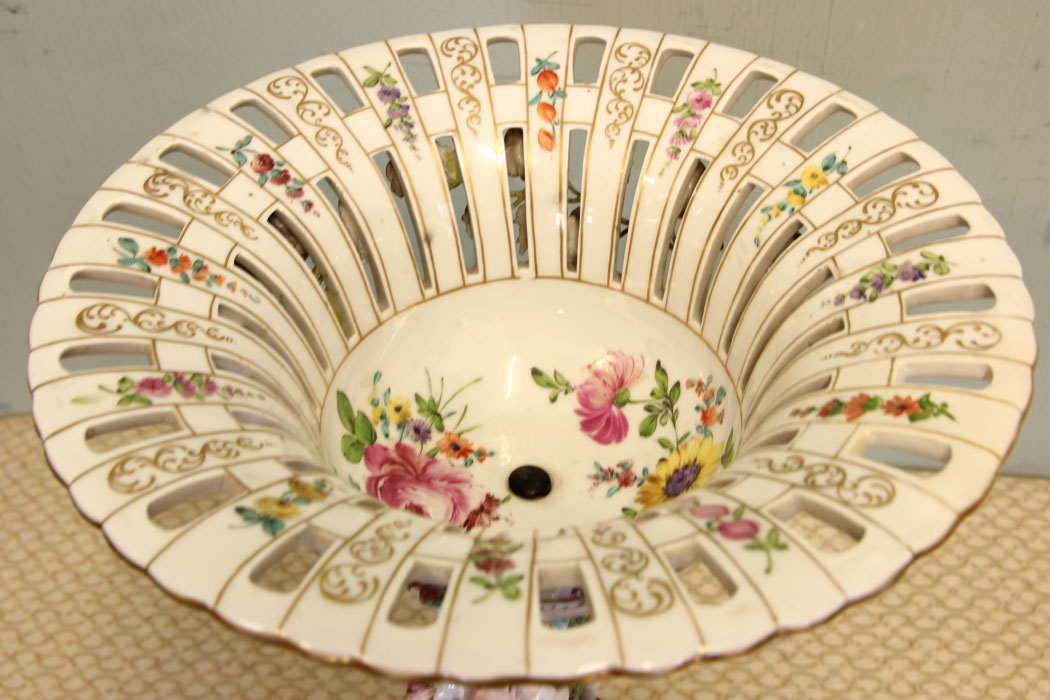 10770r27 Antique German Porcelain Centre Piece, Antique German Porcelain Centre Piece
