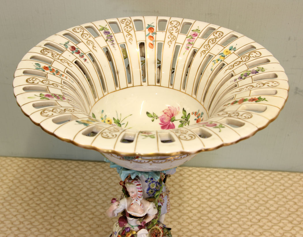 10770r29 Antique German Porcelain Centre Piece, Antique German Porcelain Centre Piece