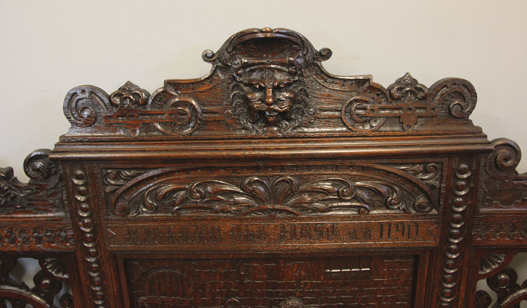 12472r09 Antique Carved Oak Settle, Hall Seat, Victorian Carved Oak Settle / Monks Bench / Hall Seat