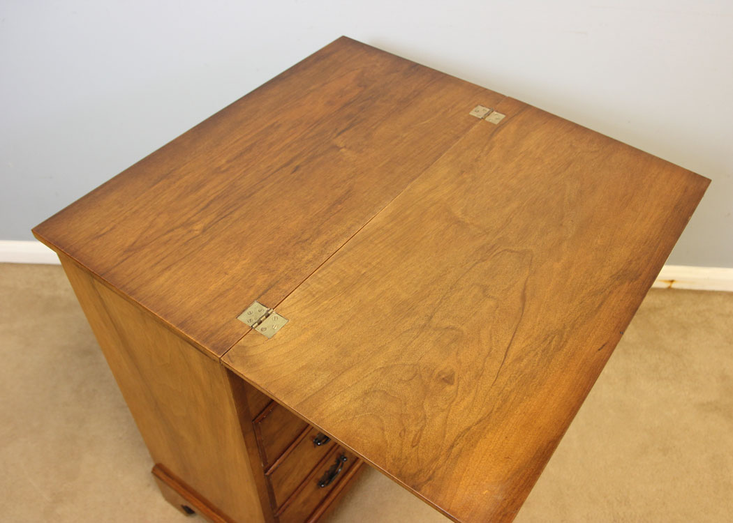 12473r6 Antique Burr Walnut Bachelors Chest of Drawers, Burr Walnut Bachelors Chest of Drawers