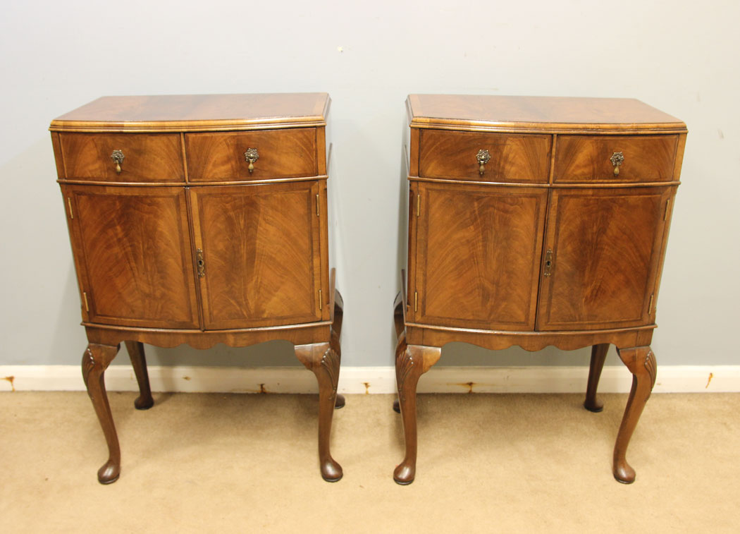 12498r1 Pair Antique Walnut Bedside Cabinets, Pair Antique Walnut Bedside Cabinets