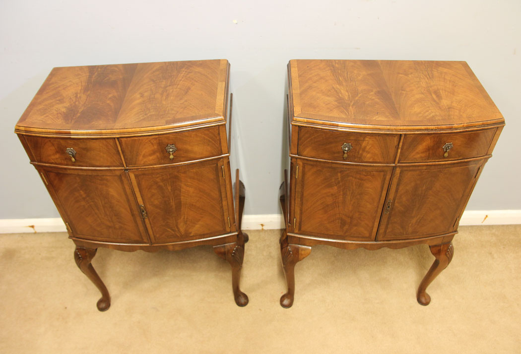 12498r2 Pair Antique Walnut Bedside Cabinets, Pair Antique Walnut Bedside Cabinets