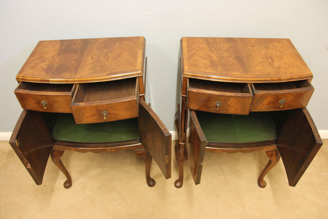 12498r3 Pair Antique Walnut Bedside Cabinets, Pair Antique Walnut Bedside Cabinets