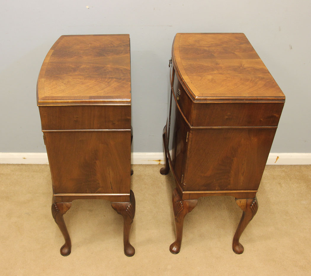 12498r5 Pair Antique Walnut Bedside Cabinets, Pair Antique Walnut Bedside Cabinets