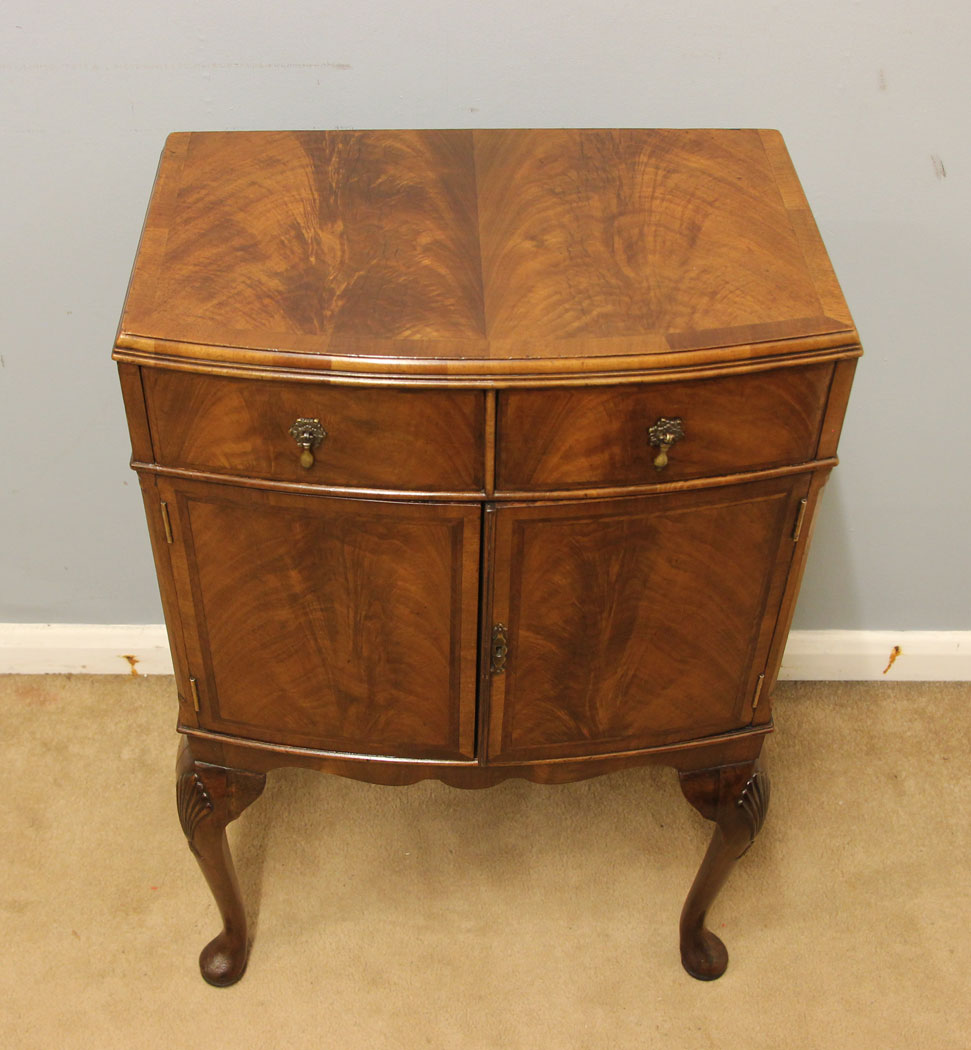 12498r6 Pair Antique Walnut Bedside Tables Cabinets, Pair Antique Walnut Bedside Cabinets