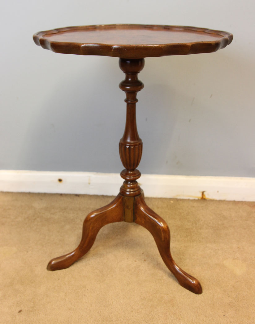 12501r8 Burr Walnut Tripod Occasional Wine Table, Burr Walnut Tripod Wine Table
