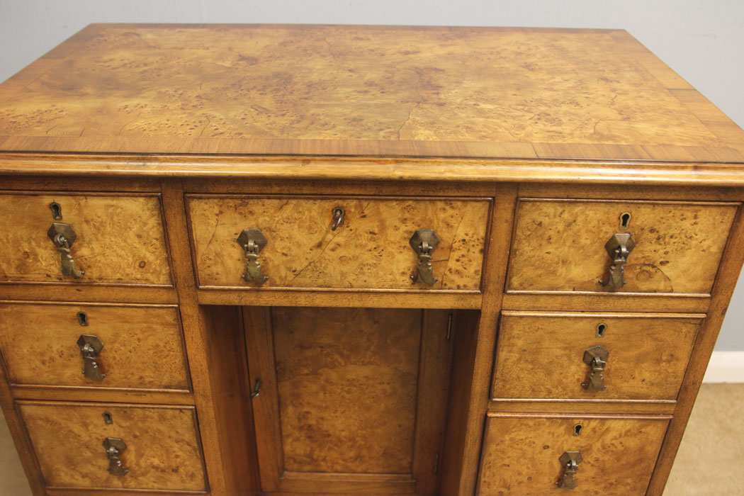 12504r11 Walnut Georgian Style Kneehole Desk Antique Burr Walnut Georgian Style Kneehole Desk Dressing Table