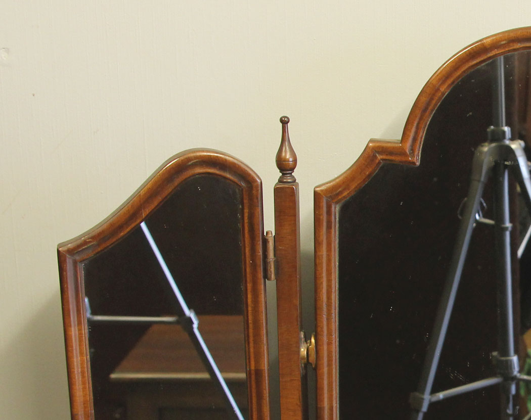 12508r10 Antique Walnut Triple Mirror Dressing Table, Antique Walnut Triple Mirror Dressing Table