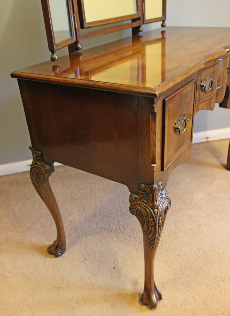 12508r5 Antique Walnut Triple Mirror Dressing Table, Antique Walnut Triple Mirror Dressing Table