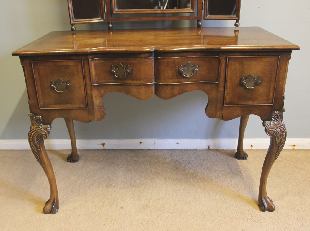 12508r7 Antique Walnut Triple Mirror Dressing Table, Antique Walnut Triple Mirror Dressing Table