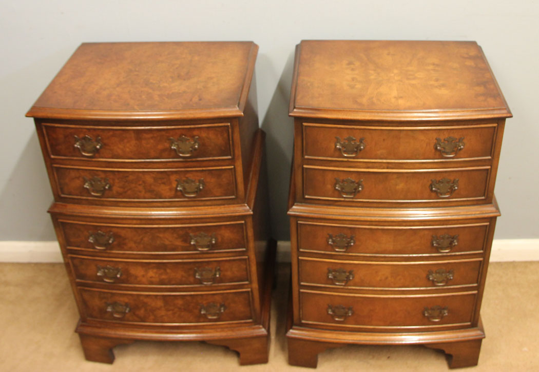 12523r02 Pair Walnut Bedside Cabinets Chest of Drawers, Pair Walnut Bedside Cabinets / Chest of Drawers