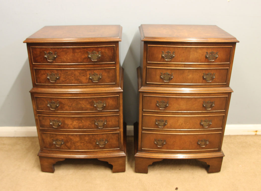 12523r1 Pair Walnut Bedside Cabinets Chest of Drawers, Pair Walnut Bedside Cabinets / Chest of Drawers