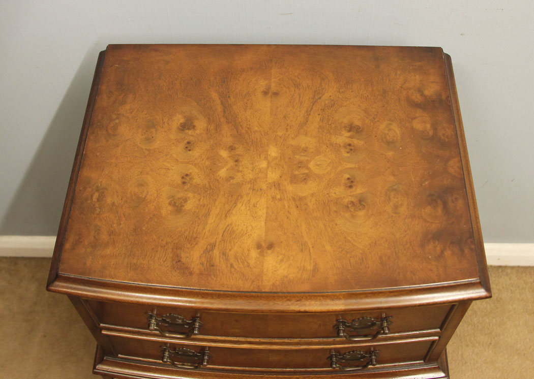 12523r4 Pair Walnut Bedside Cabinets Chest of Drawers, Pair Walnut Bedside Cabinets / Chest of Drawers