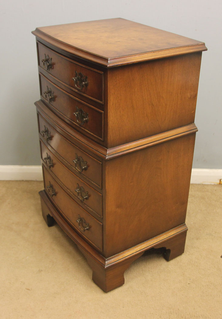 12523r5 Pair Walnut Bedside Cabinets Chest of Drawers,