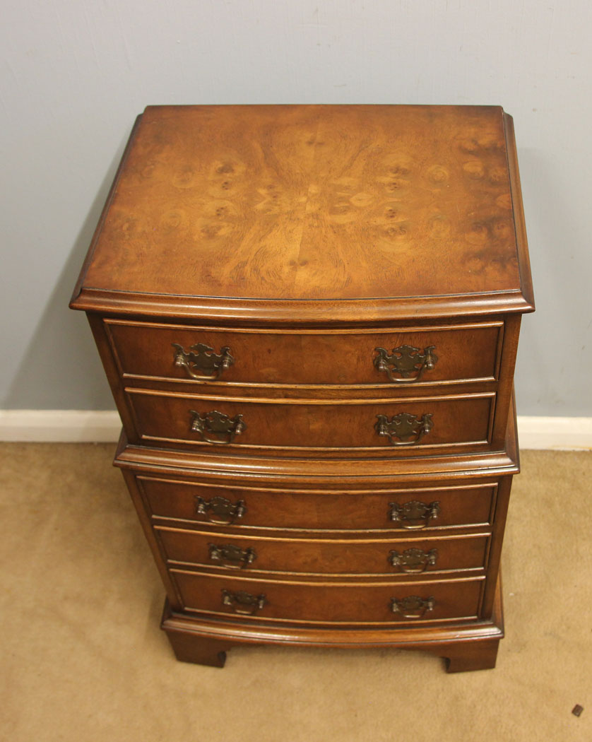 12523r6 Pair Walnut Bedside Cabinets Chest of Drawers, Pair Walnut Bedside Cabinets / Chest of Drawers