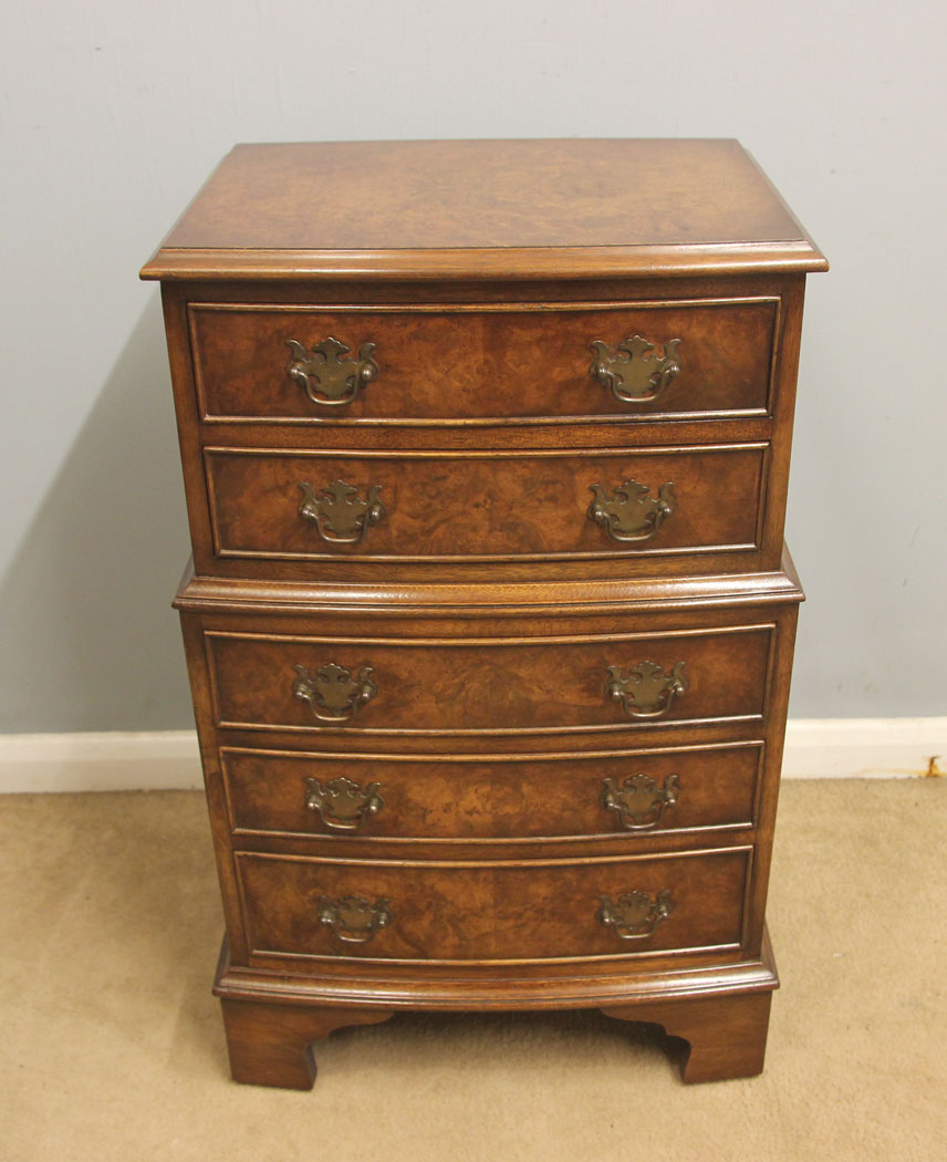 12523r9 Pair Walnut Bedside Cabinets Chest of Drawers, Pair Walnut Bedside Cabinets / Chest of Drawers