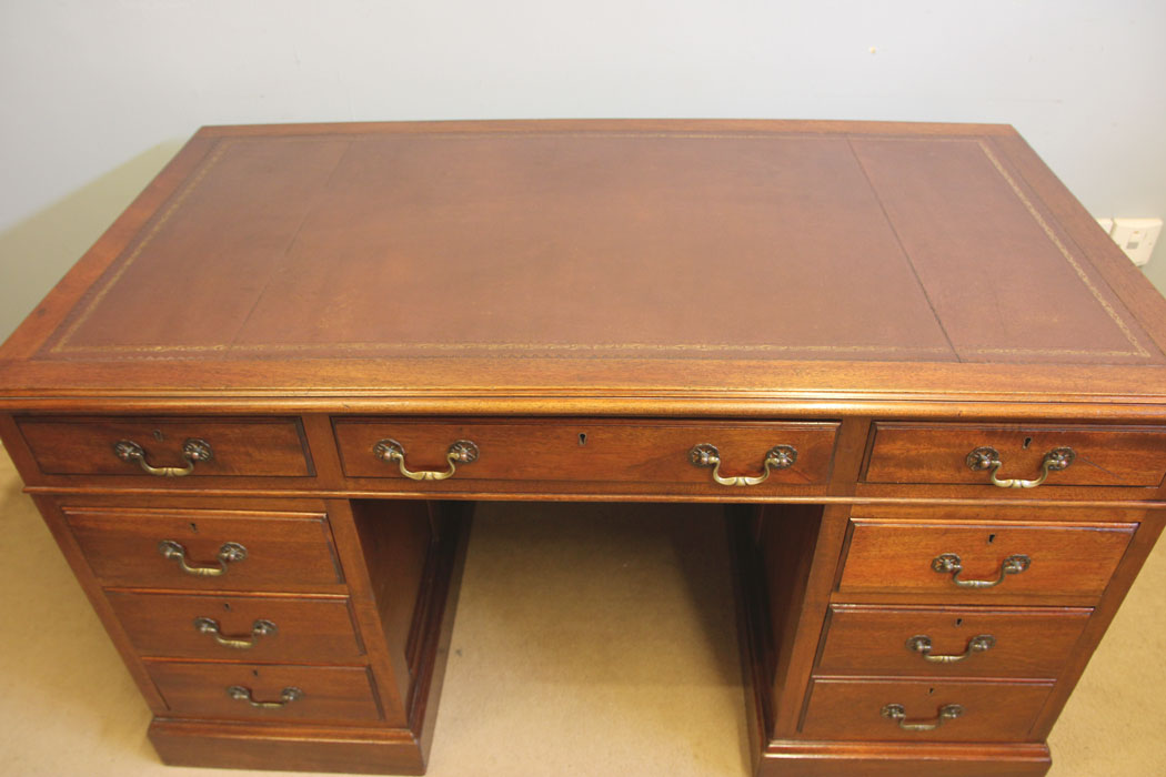 12538r3 Antique Mahogany Kneehole Pedestal Writing Desk, Antique Mahogany Knee Hole Pedestal Writing Desk