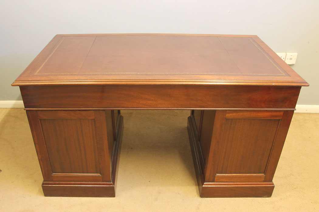 12538r4 Antique Mahogany Kneehole Pedestal Writing Desk, Antique Mahogany Knee Hole Pedestal Writing Desk