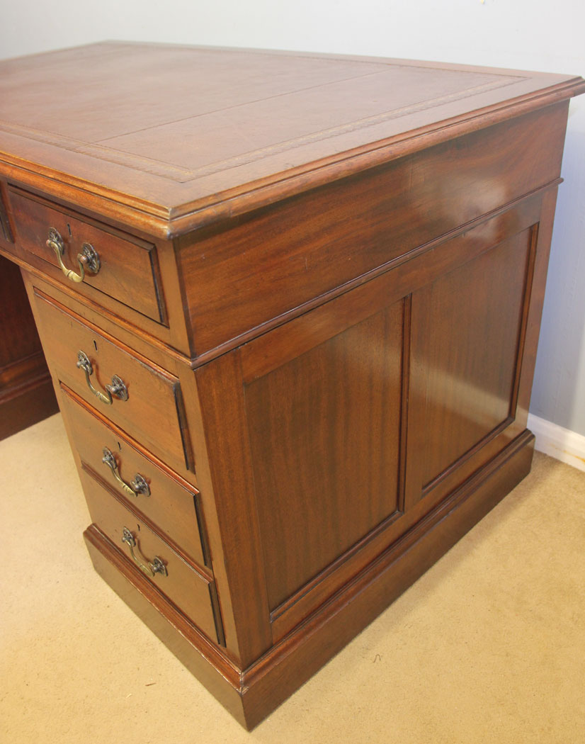 12538r8 Antique Mahogany Kneehole Pedestal Writing Desk, Antique Mahogany Knee Hole Pedestal Writing Desk