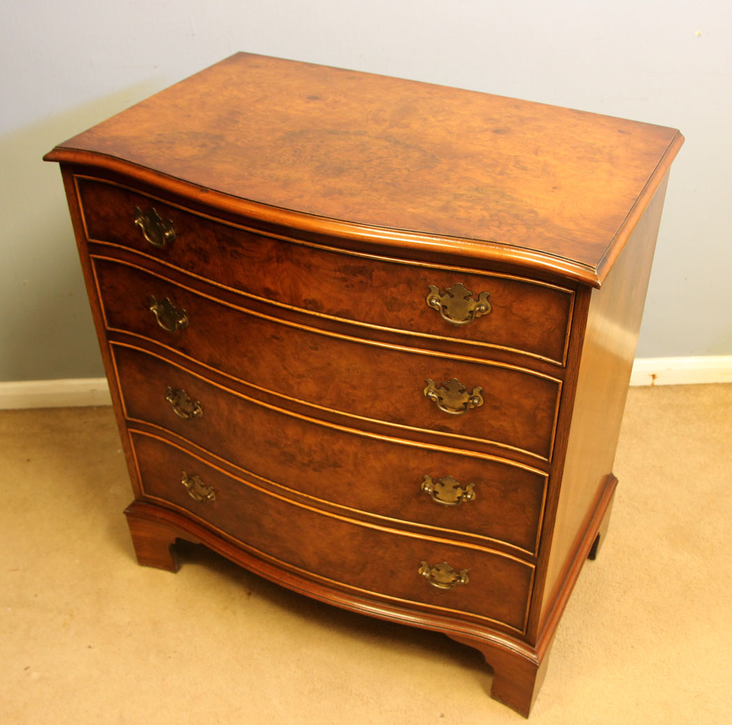 12572r7 Antique Walnut Georgian Style Chest of Drawers Burr Walnut Serpentine Chest of Drawers