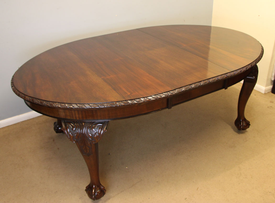 12584r3 Antique Mahogany Two Leaf Extending Dining Table. Antique Mahogany Two Leaf Extending Dining Table