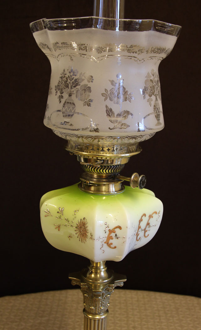 12586r2 Antique Corinthian Column Oil Lamp, Antique Corinthian Column Oil Lamp